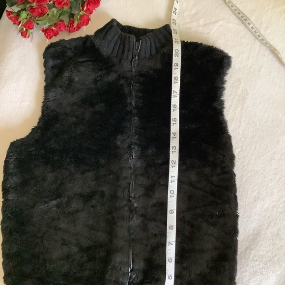 Black Fur Vest - Picture 7 of 8